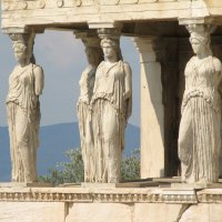 Les vêtements de la Grèce antique : himation, chiton, exomide et chlamyde